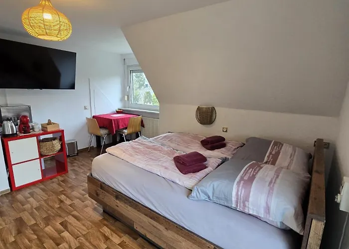 Grosszügiges Mit Eigenem Bad *